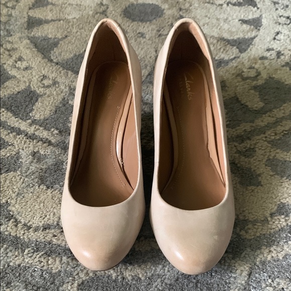 Clarks Women's Cream Wedges - Picture 1 of 5